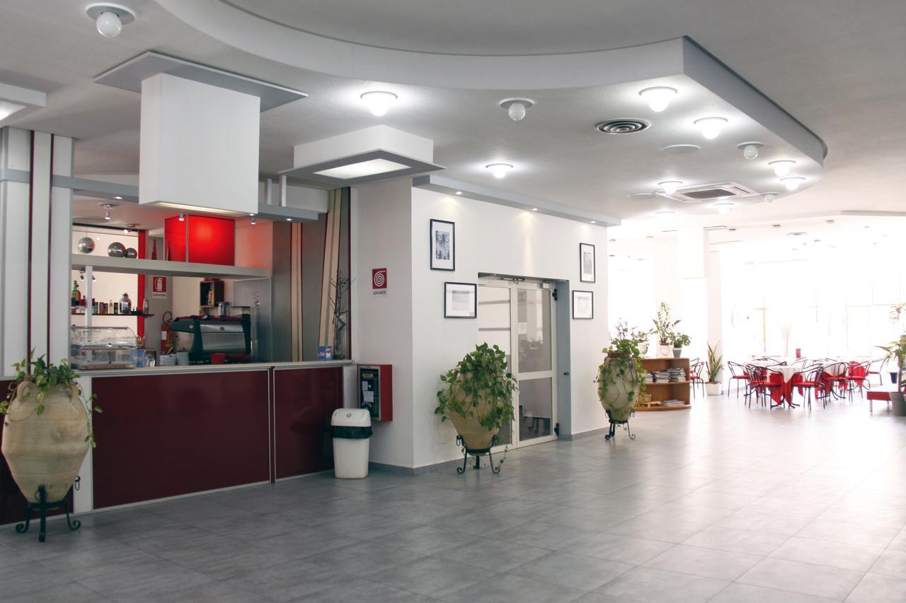 Hotel Eufemia Изола-делле-Феммине Экстерьер фото